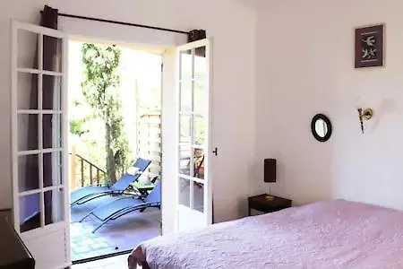 D'hotes Vue Sur Acces Independant 住宿加早餐酒店 Le Rayol-Canadel-sur-Mer